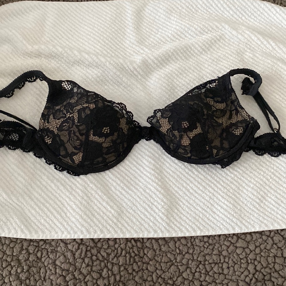 Victoria’s Secret Very Sexy without Push-Up Bra